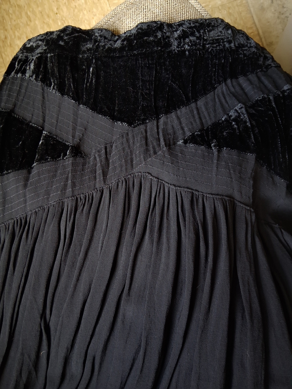 Alberto Makali Black Bandage Drop Waist Pleated Midi Skirt - Size 6 - Picture 4 of 7